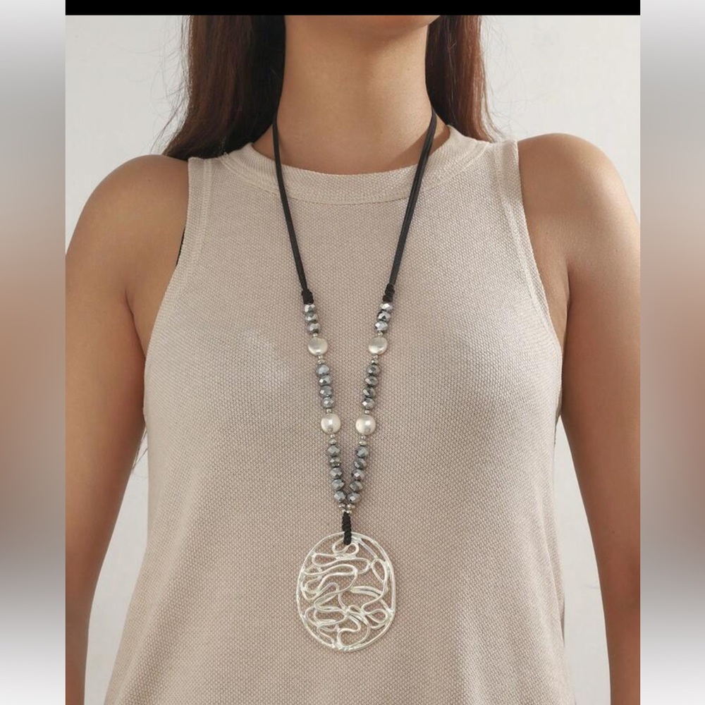 New! Elegant Silver Statement Pendant Necklace